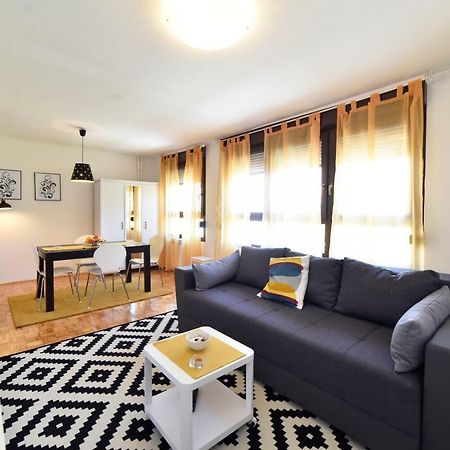 Apartment Place4U Zagreb Bagian luar foto