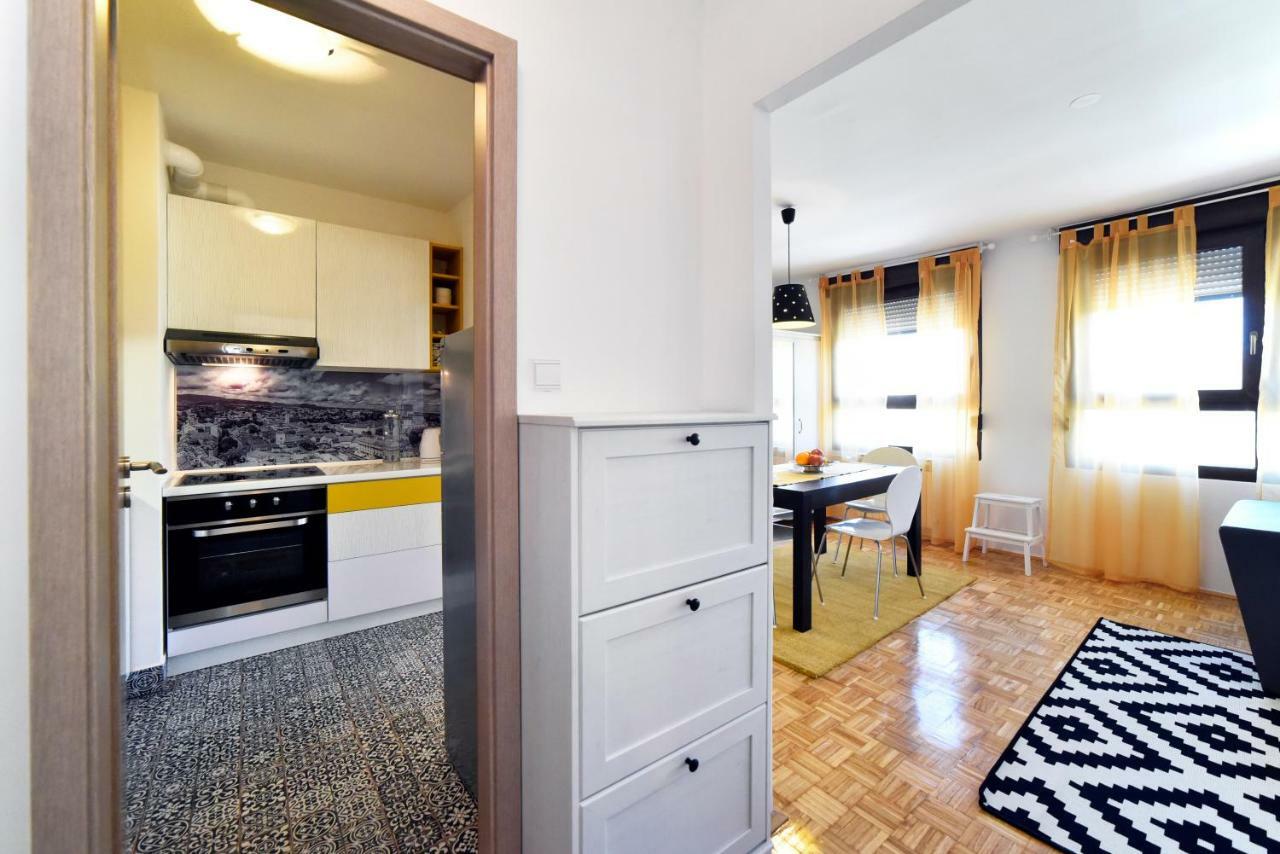 Apartment Place4U Zagreb Bagian luar foto