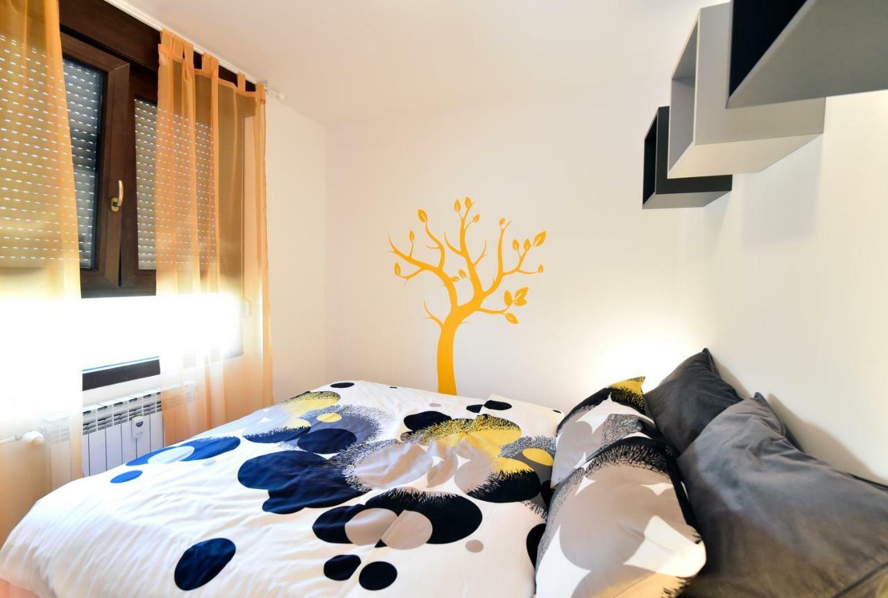 Apartment Place4U Zagreb Bagian luar foto